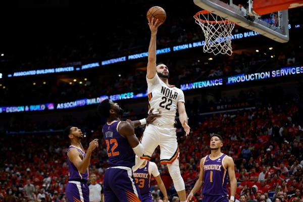  Chris Graythen/Getty Images/ Phoenix Suns em quadra. 