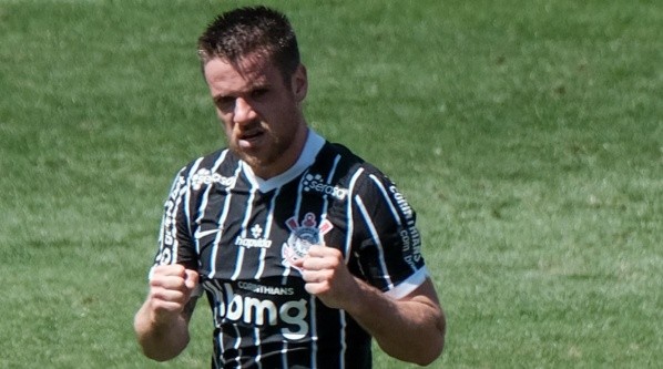 Ramiro ainda tem contrato com o Corinthians (Foto: Marcello Zambrana/AGIF)
