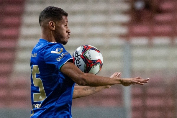 Foto: Fernando Moreno/AGIF – Adriano e Cruzeiro iniciam conversas para renovar contrato