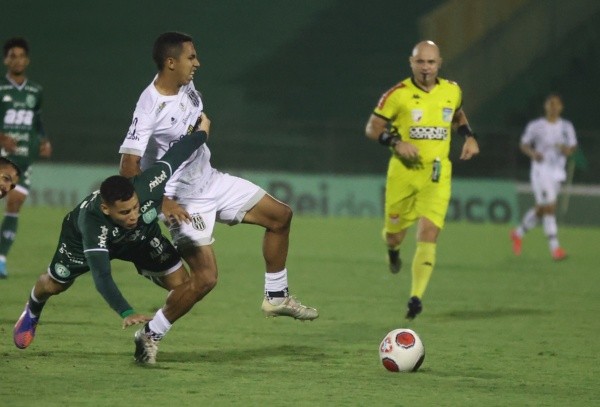 Foto: (Rogério Capela/AGIF) - A Ponte Preta perdeu o último clássico para o Guarani por 3 a 0, no Brinco de Ouro, pelo Campeonato Paulista