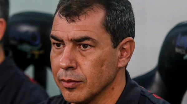 Carille foi demitido do comando do Athletico Paranaense (Foto: Gabriel Machado/AGIF)