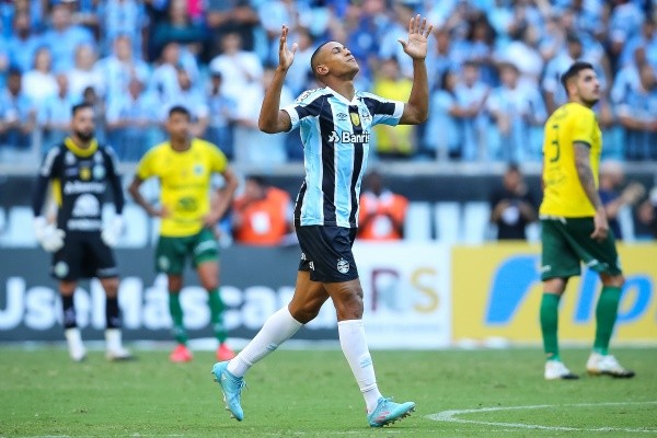 Foto: (Pedro H. Tesch/AGIF) - Contratado para a temporada 2022, Bruno Alves conquistou seu espaço como titular desde que chegou ao Grêmio