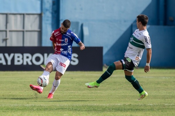 Foto: Robson Mafra/AGIF – O uruguaio Pablo García retornou aos treinamentos e está à disposição de Morínigo