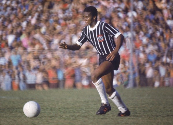  José Pinto/Placar/ Gil completa 350 jogos com a camisa do Corinthians; confira o top 25 com ídolos do Clube. 