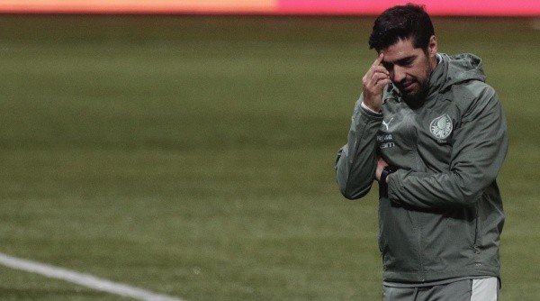 Abel Ferreira pediu a chegada de um meio-campista (Foto: Ettore Chiereguini/AGIF)