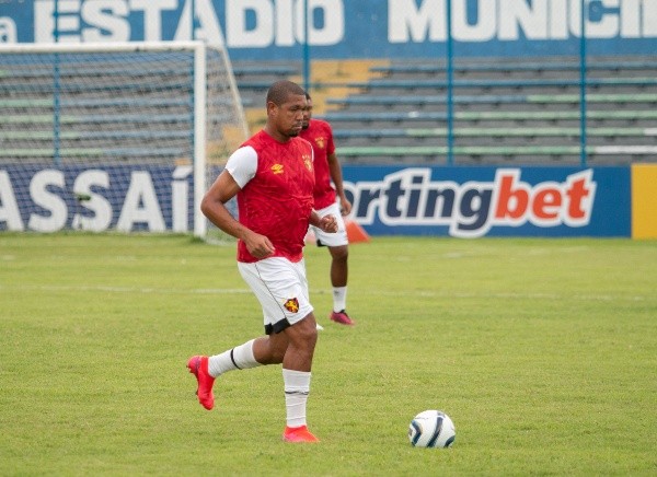 Foto: (Aldo Carvalho/AGIF) - Rodrigão ainda não sabe se vai continuar no Sport até o final da temporada