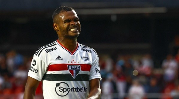Nikão esteve presente em menos de 40% dos jogos do São Paulo (Foto: Marcello Zambrana/AGIF)