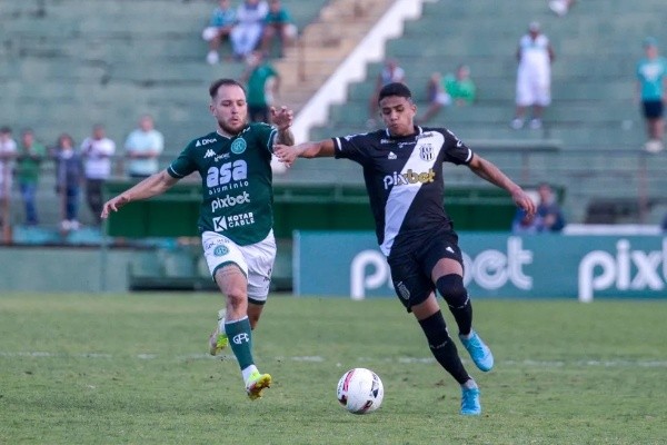 Álvaro Jr/ PontePress/ Jean Carlos em campo pela Ponte. 