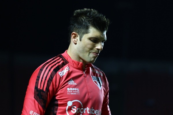 Volpi não atua mais pelo São Paulo (Foto: Marcello Zambrana/AGIF) Volpi não atua mais pelo São Paulo (Foto: Marcello Zambrana/AGIF)