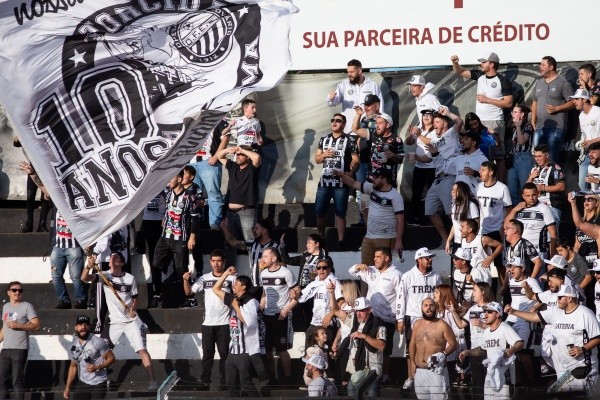 Foto: (Joao Vitor Rezende Borba/AGIF) - O Operário ainda não venceu longe do apoio de sua torcida
