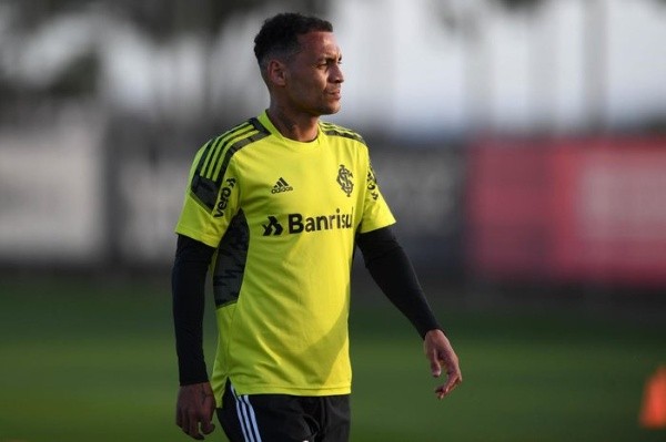 Foto: Ricardo Duarte/Internacional – Alan Patrick deve iniciar como titular diante do Corinthians