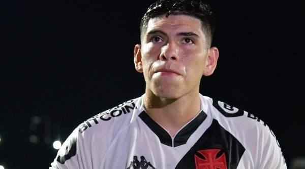 Palacios com a camisa do Vasco (Foto: Thiago Ribeiro/AGIF)