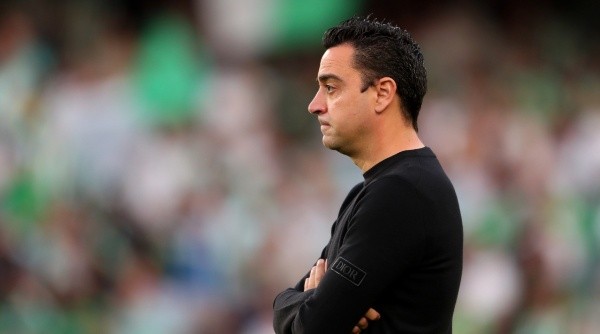 Xavi faz o planejamento da próxima temporada com o Barcelona (Foto: Getty Images)