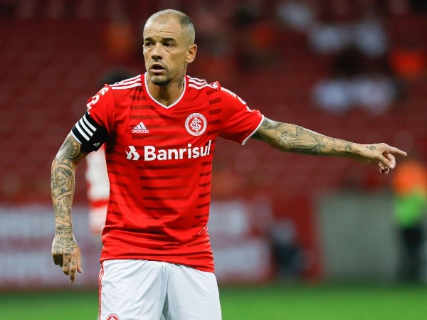 Foto: (Maxi Franzoi/AGIF) - D'Alessandro fez questão de apoiar Edenilson