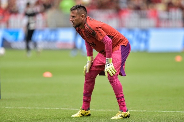 Foto: (Thiago Ribeiro/AGIF) - É pouco provável que Diego Alves fique no banco do Flamengo no próximo jogo da Libertadores Foto: (Thiago Ribeiro/AGIF) - É pouco provável que Diego Alves fique no banco do Flamengo no próximo jogo da Libertadores