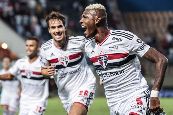 Foto: (Marcello Zambrana/AGIF) - Arboleda comemora seu gol no jogo entre São Paulo e Juventude, válido pela Copa do Brasil