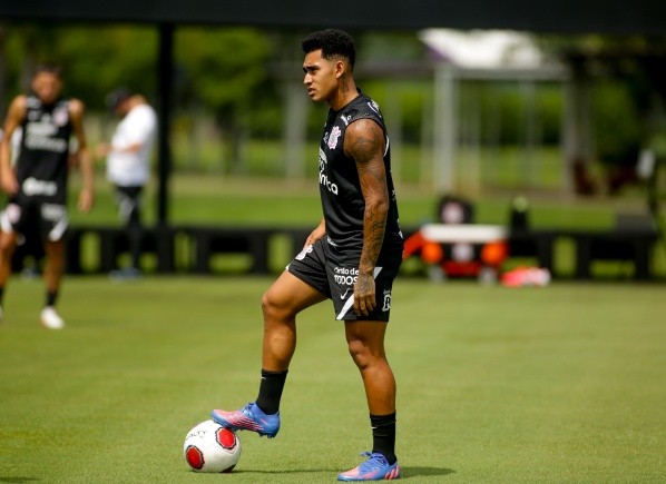 Foto: Rodrigo Coca/Ag. Corinthians | Pitbull do meio-campo, Du Queiroz interessa ao futebol francês