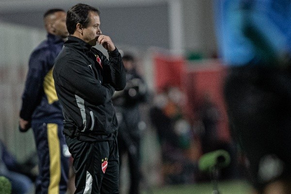 Foto: (Heber Gomes/AGIF) - Agora, Dado terá mais de uma semana cheia para trabalhar com o elenco do Vila Nova