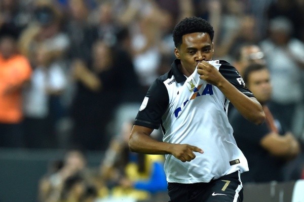 Foto: Mauro Horita/AGIF – Elias conquistou títulos da Série B (2008), Paulista (2009), Copa do BR (2009) e Brasileiro (2015) pelo Timão