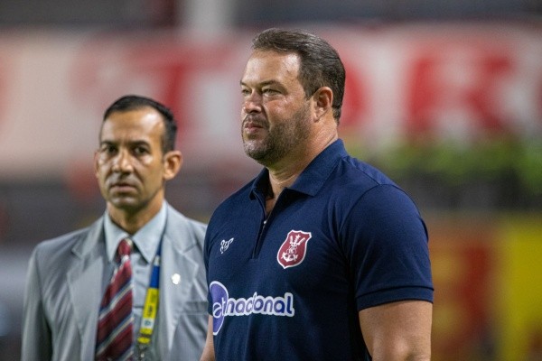 (Foto: Celio Junior/AGIF) Roberto Fernandes fala sobre fase de Jean no Náutico