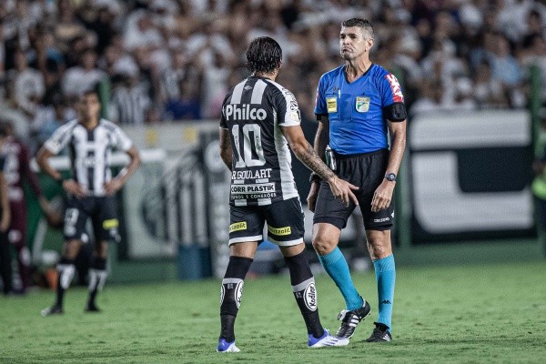 Foto: Heber Gomes/AGIF – Ricardo Goulart encontrou seu ex-time no último duelo na Serrinha