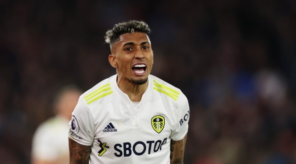 Raphinha com a camisa do Leeds (Foto: Getty Images)