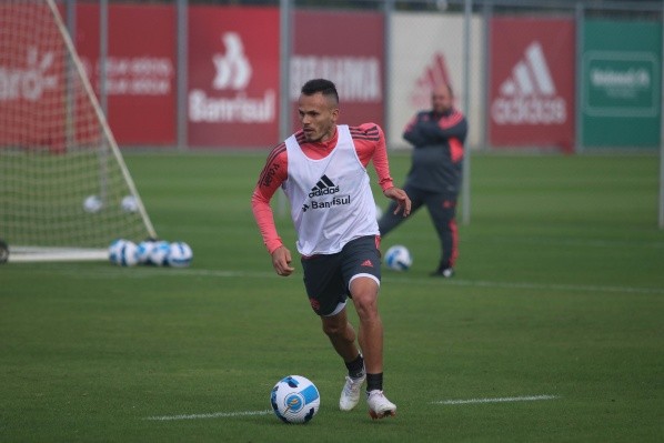 Foto: (Ricardo Duarte/Internacional) - Renê também deve voltar ao time titular do Internacional