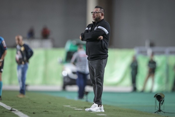 Foto: (Pedro Souza/Atlético) - Antonio Mohamed aprovou o desempenho de Savinho em mais uma vitória do Galo