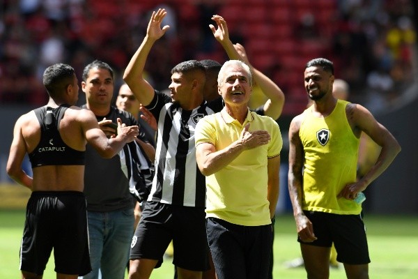 Foto: (Mateus Bonomi/AGIF) - Luís Castro, técnico do Botafogo, foi enaltecido por Abel Ferreira