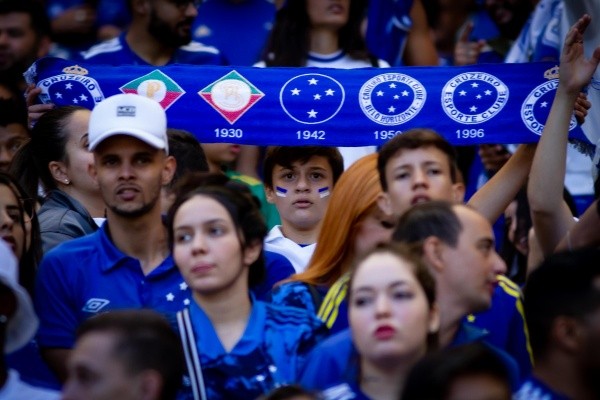 Foto: (Fernando Moreno/AGIF) - A torcida do Cruzeiro bateu o recorde de público nesta Série B
