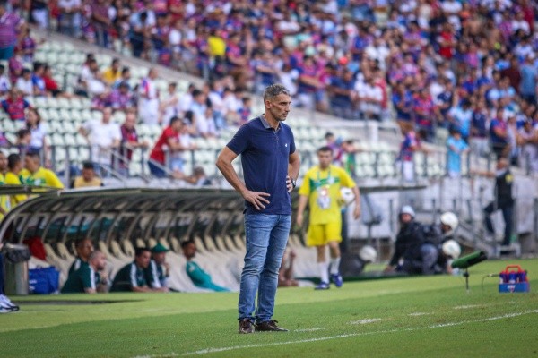 : Lucas Emanuel/AGIF/ Técnico do Fortaleza. 