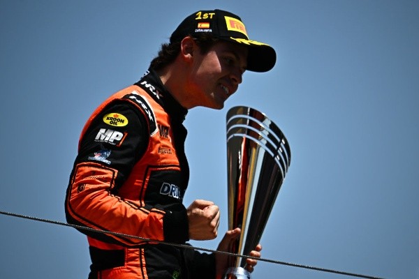 Clive Mason/Getty Images/ Fórmula 2 | Piloto brasileiro vence GP de Barcelona e dispara na liderança do mundial. 