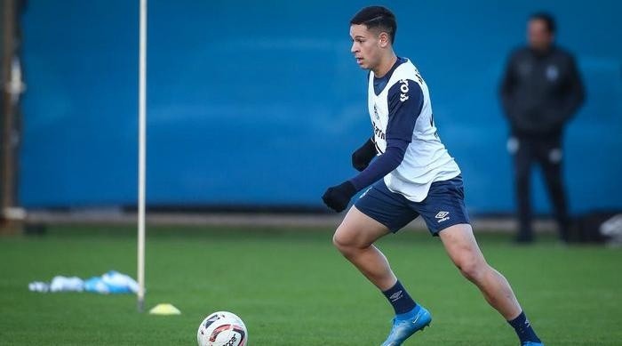 Foto: Lucas Uebel/Grêmio/Divulgação - Natã: jovem será titular diante do Glória Foto: Lucas Uebel/Grêmio/Divulgação - Natã: jovem será titular diante do Glória