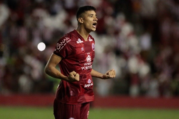 Foto: (Caio Falcão/AGIF) - Camutanga durante a partida entre Náutico e Paysandu, pela Série C 2019