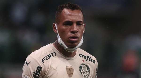 Breno Lopes não entrou em campo no mês de agosto (Foto: Ettore Chiereguini/AGIF)