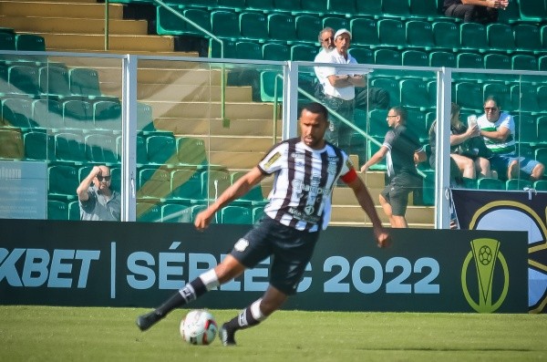 Foto: (R.Pierre/AGIF) - Serginho é um dos que não enfrentam o Ferroviário-CE