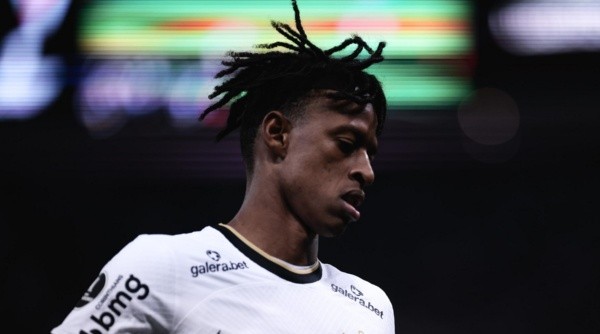 Robson Bambu não deve permanecer no Corinthians (Foto: Ettore Chiereguini/AGIF)