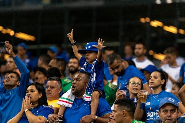 Foto: (Alessandra Torres/AGIF) - A torcida do Cruzeiro tem aderido ao programa de sócios torcedores cinco estrelas