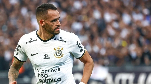 Renato Augusto com a camisa do Corinthians (Foto: Marcello Zambrana/AGIF)