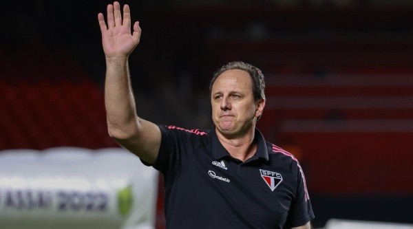Rogério Ceni não vai mais utilizar jogadores com contratos curtos no São Paulo (Foto: Marcello Zambrana/AGIF) Rogério Ceni não vai mais utilizar jogadores com contratos curtos no São Paulo (Foto: Marcello Zambrana/AGIF)
