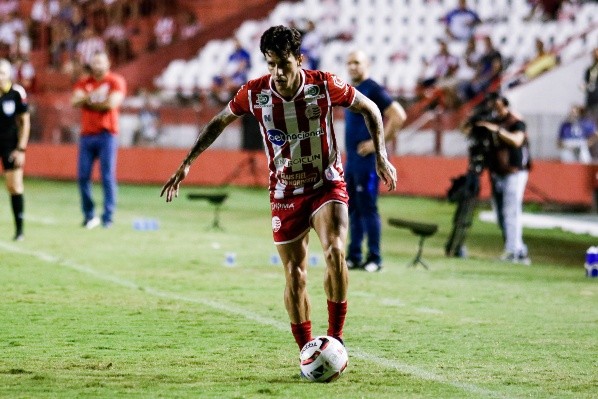 Agif/Rafael Vieira – Torcedores do Náutico protestam contra nova peça do time de Roberto Fernandes