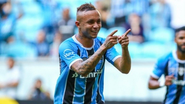 Foto: Lucas Uebel/FBPA – Éverton Cebolinha fez sucesso no Brasil defendendo a camisa do Grêmio