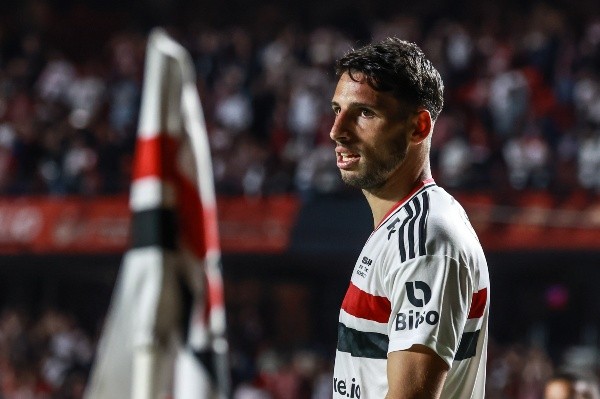Marcello Zambrana/AGIF/ Calleri em campo pelo São Paulo. 