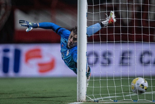 Foto: Heber Gomes/AGIF – Goleiro ganhou a posição de Luan Polli (foto)