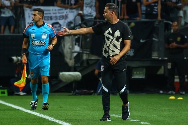  Marcello Zambrana/AGIF/ Vitor Pereira. 