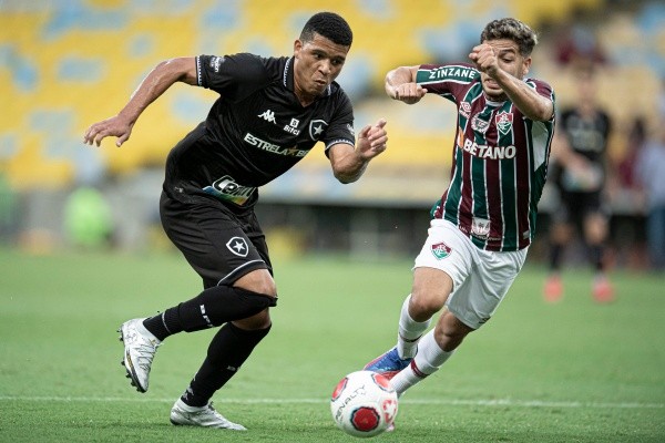 Agif/Jorge Rodrigues – Jogo contra o Goiás deve ter retorno de Vinícius Lopes a equipe