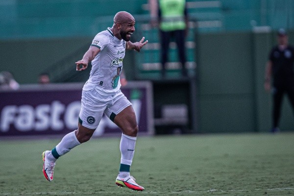 Foto:Heber Gomes/AGIF | Felipe Bastos agita torcedores do Vasco na web