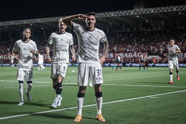 Mantuan tem sido destaque no Corinthians (Foto: Heber Gomes/AGIF)