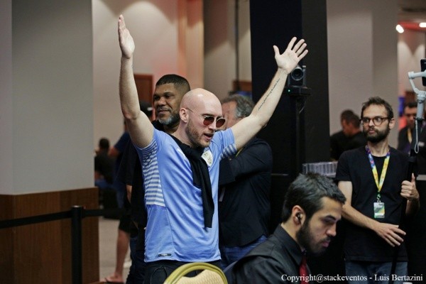 Benítez comemora a vitória (Foto: Luis Bertazini/BSOP)