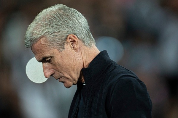 Foto: Jorge Rodrigues/AGIF – Ideia de jogo de Luís Castro é questionada por Mauro Cezar